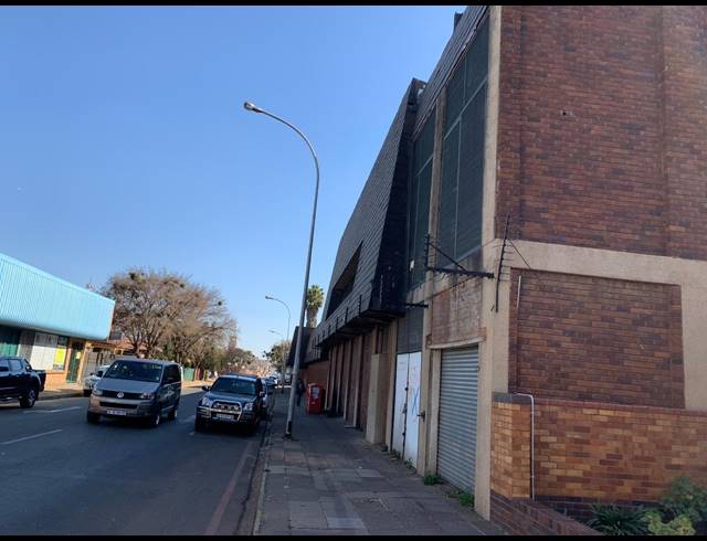 10,000M² WAREHOUSE FOR SALE IN BRAKPAN CENTRAL